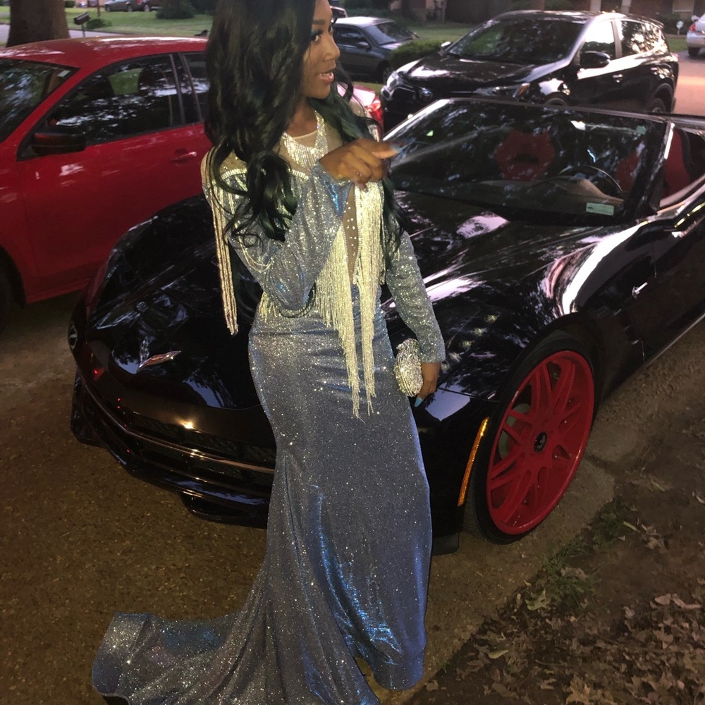 BLUE PROM DRESS - Picture 6 of 8